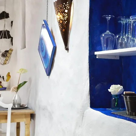 Stylish Getaway With Secluded Patio In Lava