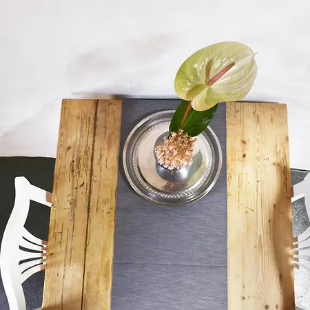 Stylish Getaway With Secluded Patio In Lava Апартаменты Уга