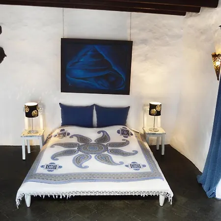 Stylish Getaway With Secluded Patio In Lava