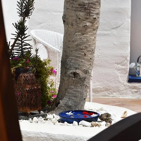 Stylish Getaway With Secluded Patio In Lava Daire Uga