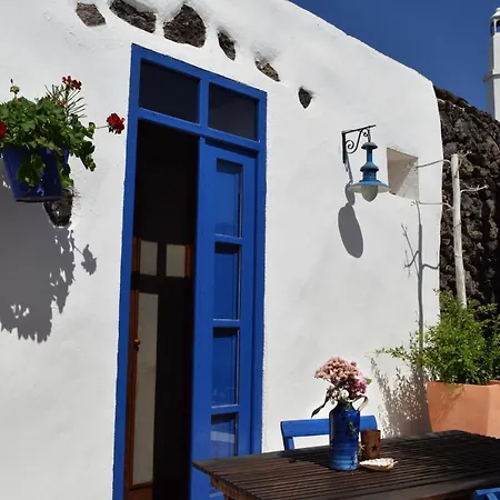 Apartment Stylish Getaway With Secluded Patio In Lava *