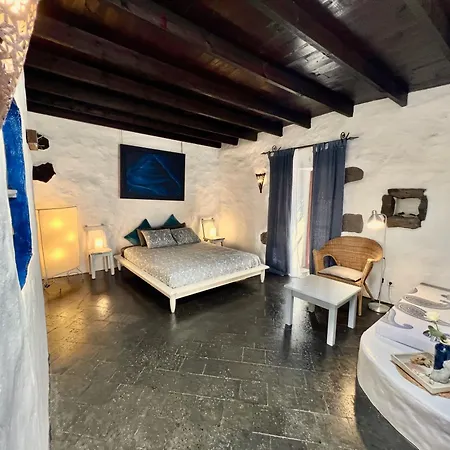 Appartamento Stylish Getaway With Secluded Patio In Lava *