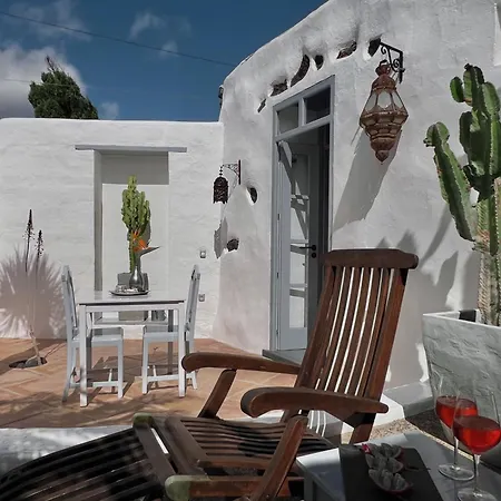 Appartamento Stylish Getaway With Secluded Patio In Lava